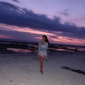 Meet your Posher, Raechel